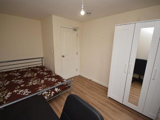 4 bedroom house to rent