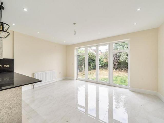 4 bedroom house to rent