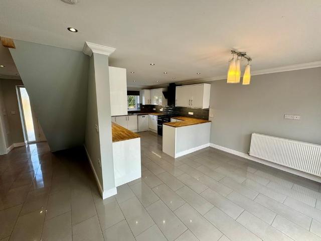 4 bedroom house to rent