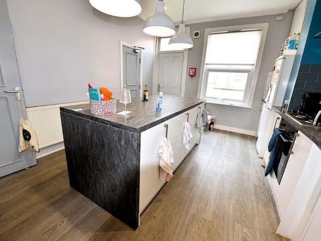 4 bedroom house to rent
