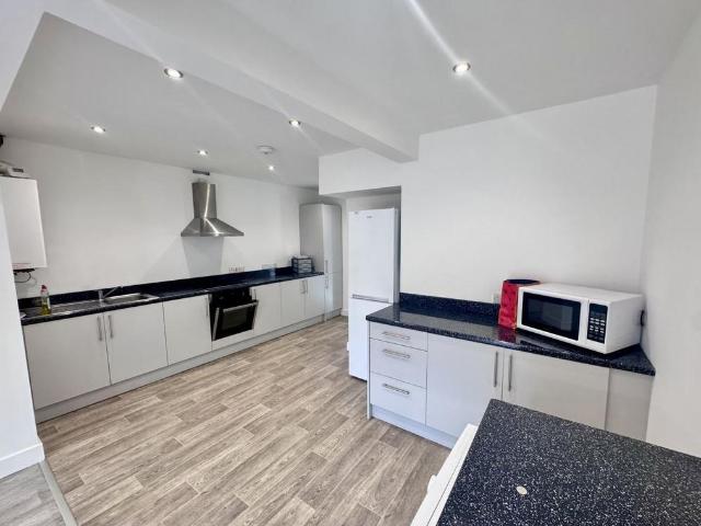4 bedroom house to rent
