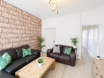 Sheffield, South Yorkshire, Midlands - Equipped kitchen