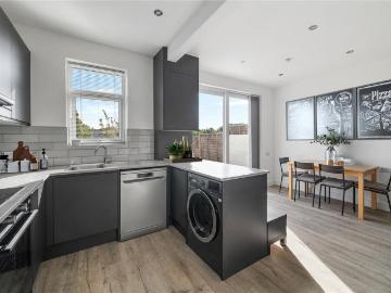 4 bedroom house to rent
