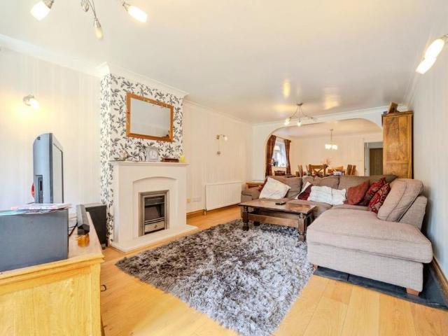 4 bedroom house to rent