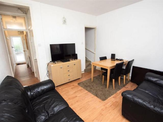 4 bedroom house to rent