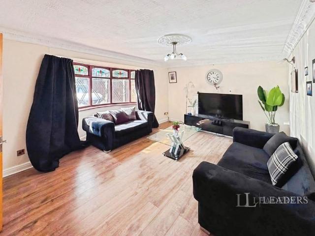 4 bedroom house to rent