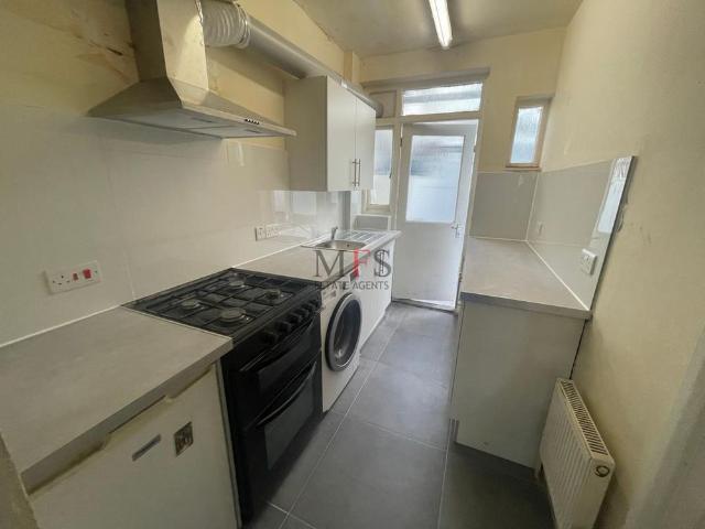 4 bedroom house to rent