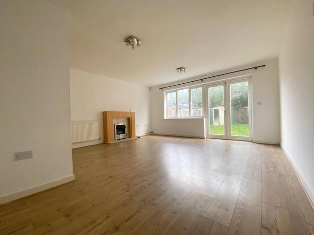 4 bedroom house to rent