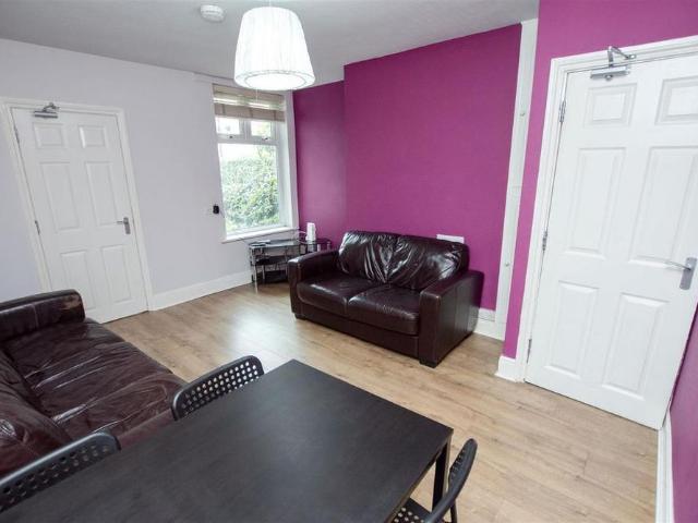 4 bedroom house to rent