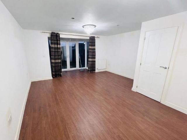 4 bedroom house to rent