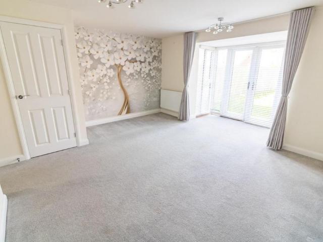 4 bedroom house to rent