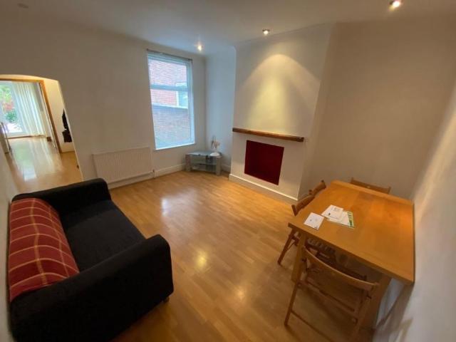 4 bedroom house to rent
