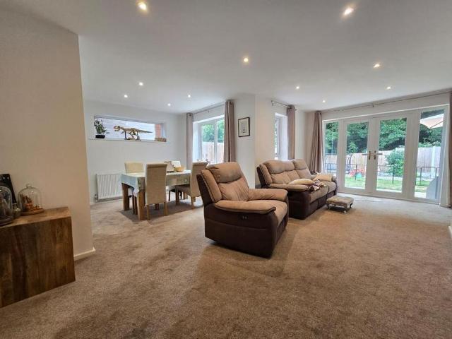 4 bedroom house to rent
