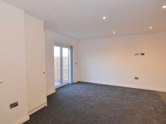 4 bedroom house to rent