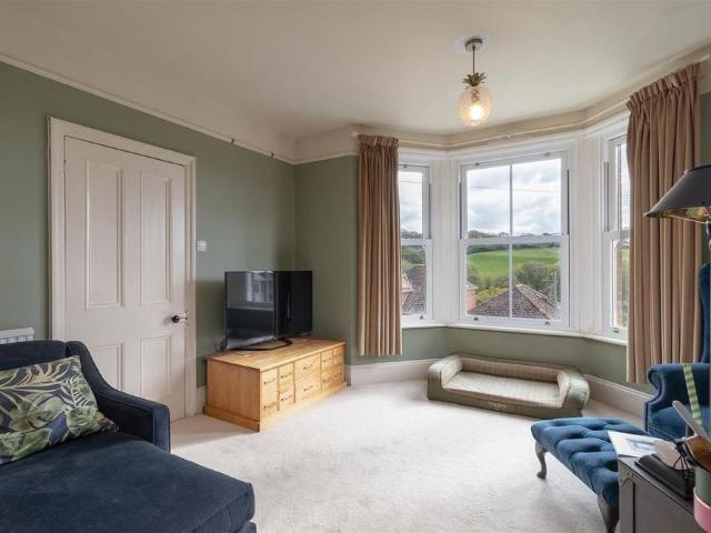 4 bedroom house to rent