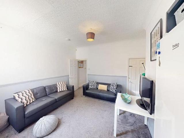 4 bedroom house to rent