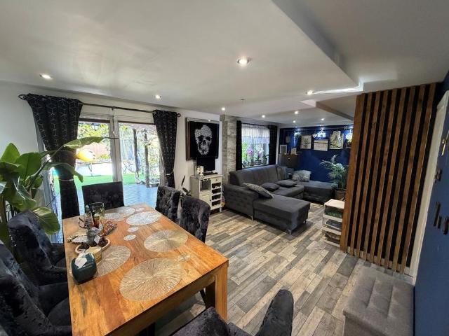 4 bedroom house to rent