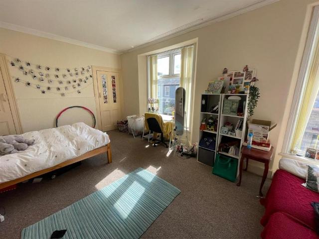 4 bedroom house to rent