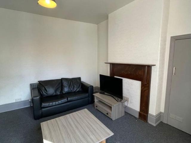 4 bedroom house to rent