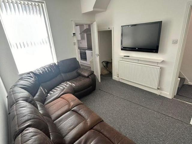4 bedroom house to rent