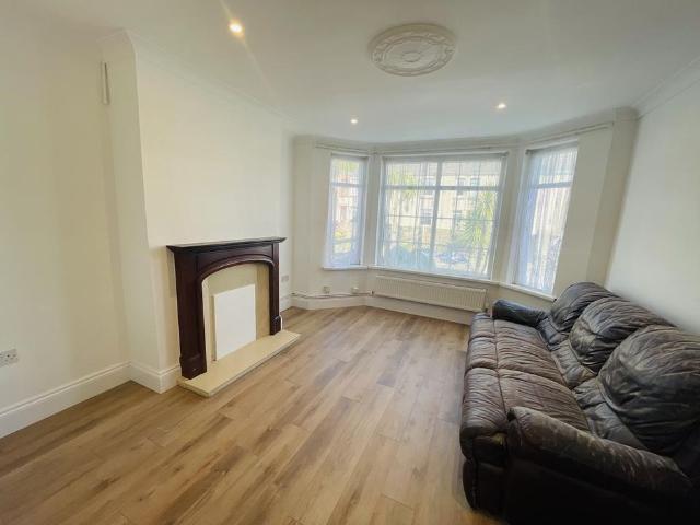 4 bedroom house to rent
