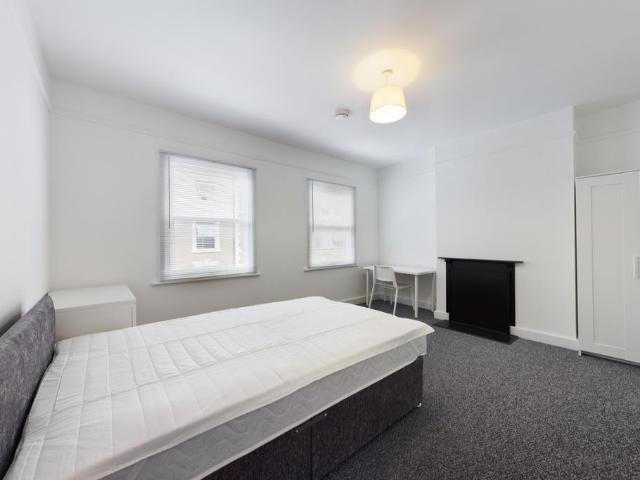 4 bedroom house to rent