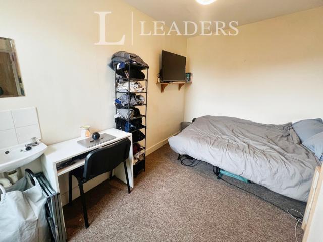 4 bedroom house to rent