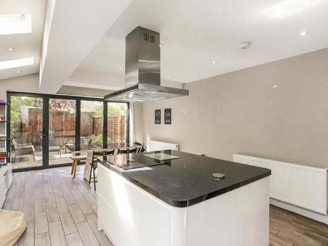 4 bedroom house to rent