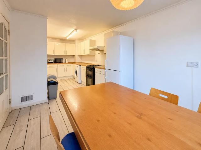 4 bedroom house to rent