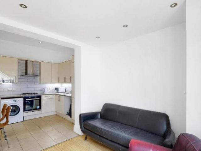 4 bedroom house to rent