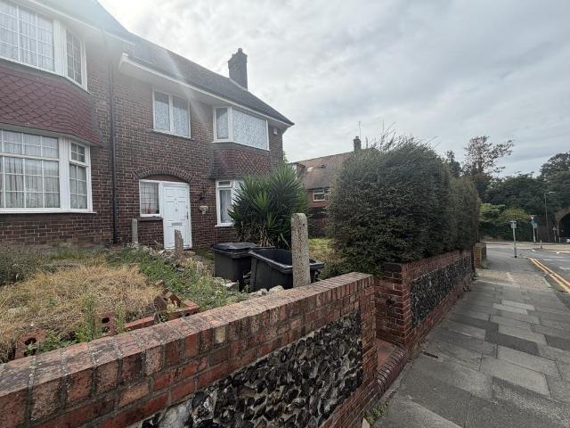 4 bedroom house to rent