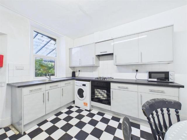 4 bedroom house to rent