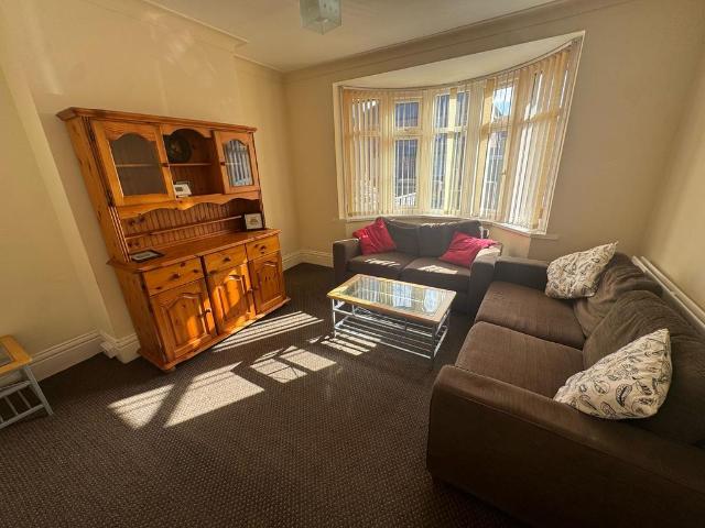 4 bedroom house to rent