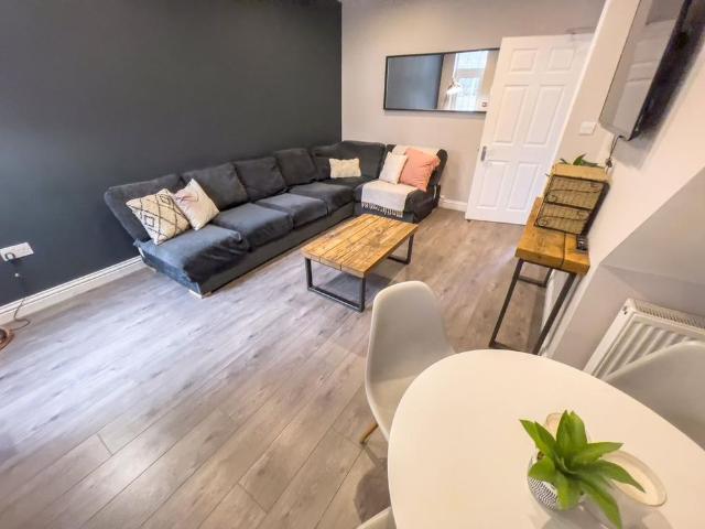4 bedroom house to rent