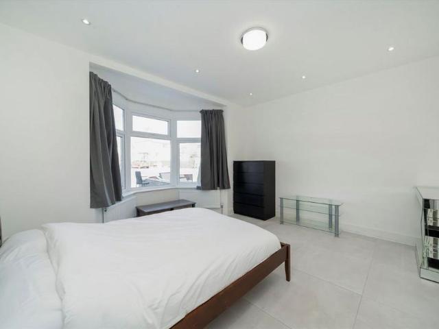 4 bedroom house to rent