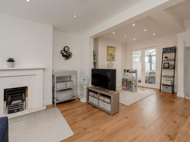 4 bedroom house to rent