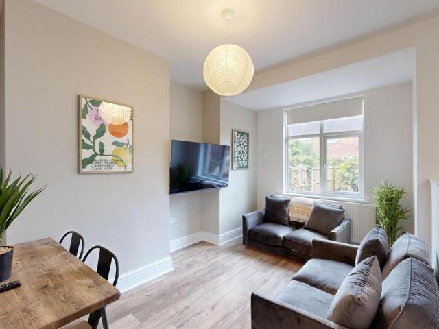 4 bedroom house to rent