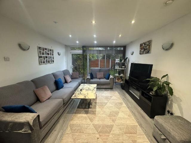 4 bedroom house to rent