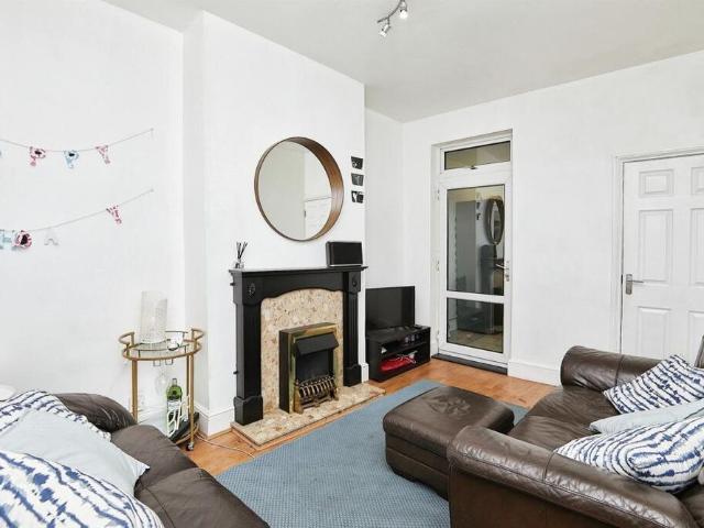 4 bedroom house to rent