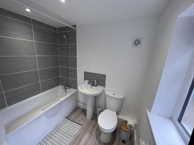 4 bedroom house to rent