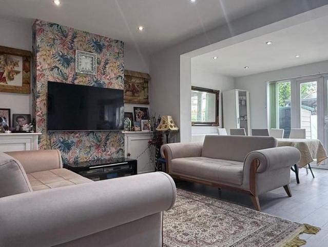 4 bedroom house to rent