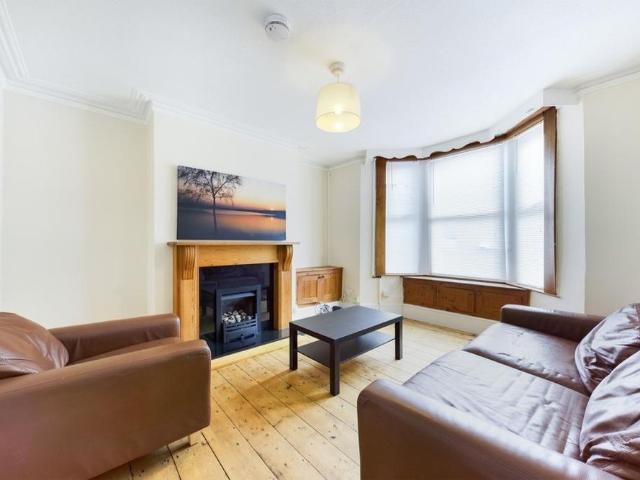 4 bedroom house to rent