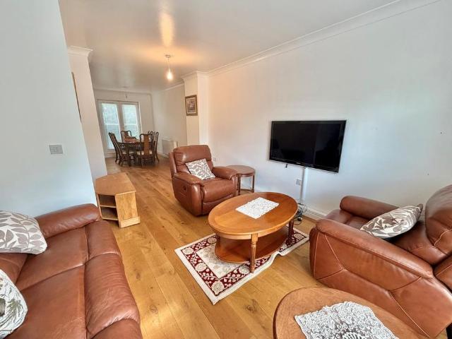 4 bedroom house to rent