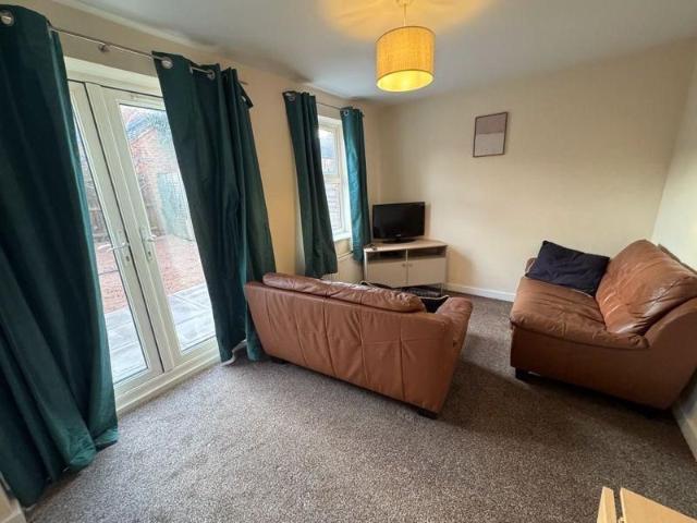 4 bedroom house to rent