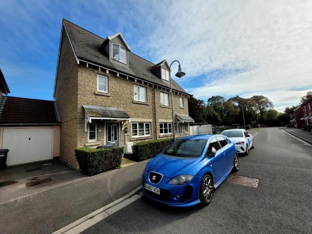 4 bedroom house to rent