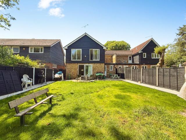 4 bedroom house to rent