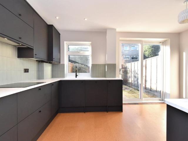 4 bedroom house to rent