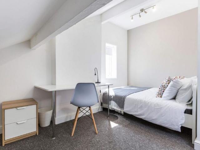 4 bedroom house to rent