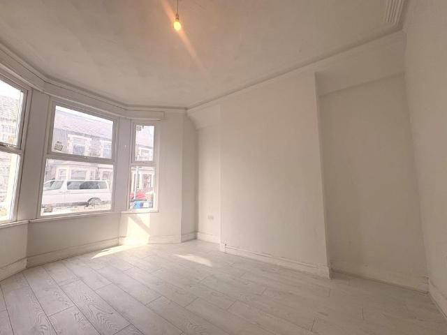4 bedroom house to rent
