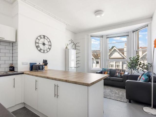 4 bedroom house to rent